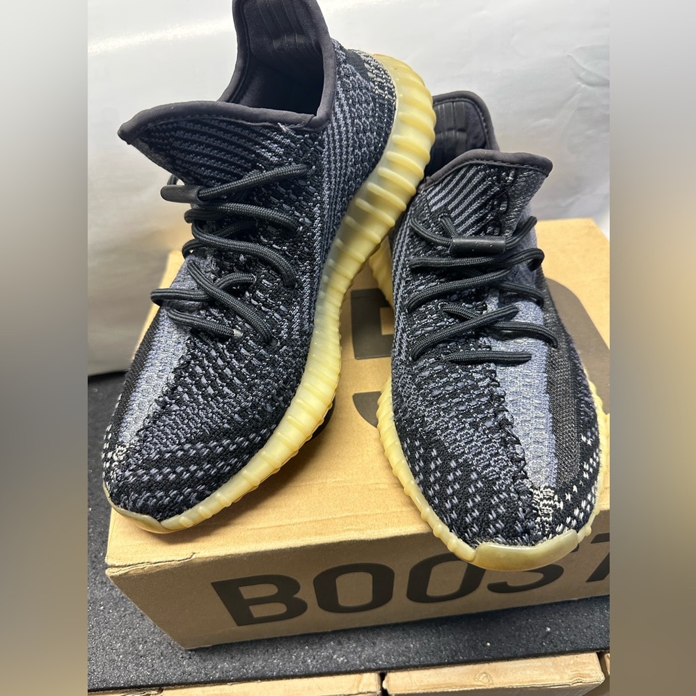 Adidas Yeezy boost Carbon in good condition